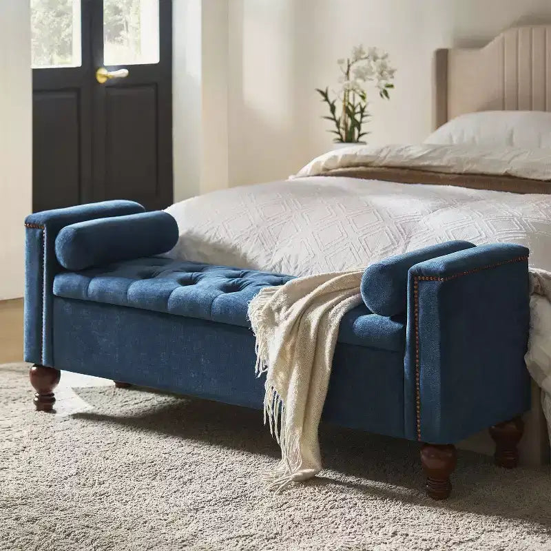 Panca contenitore Antonia con due cuscini circolari e gambe in legno massiccio|ART OF LIVING DESIGNS