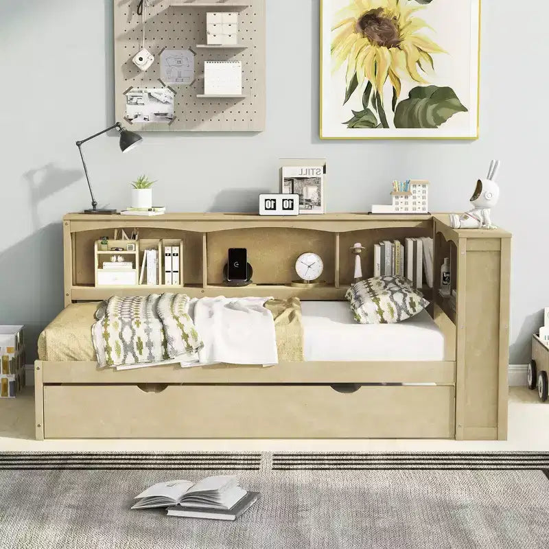 Divano letto singolo in legno con letto estraibile e armadietto, struttura letto a terra con mensole a libreria a L e porte USB per la camera da letto